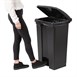 Cubo de basura a pedal Jantex negro 87Ltr