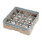 Bandeja Cambro Cam de 16 compartimentos de vidrio color beige de altura máxima de 92mm